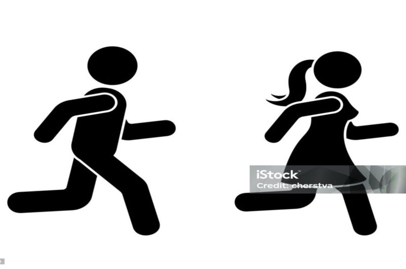 Une personne s'enfuit.