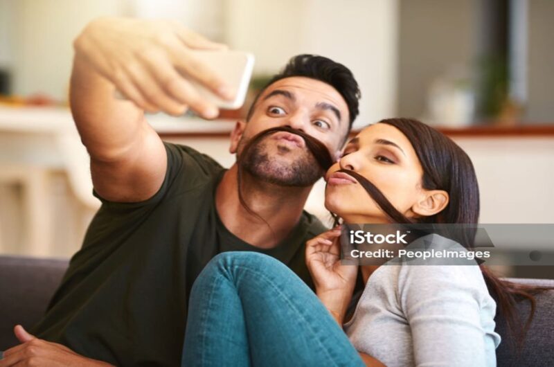 Un couple qui a de l'humour